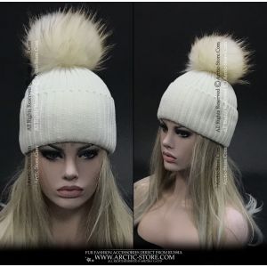 warm white beanie with large fur bobble
