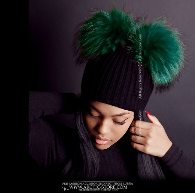 Beanie Black - 2 raccoon poms