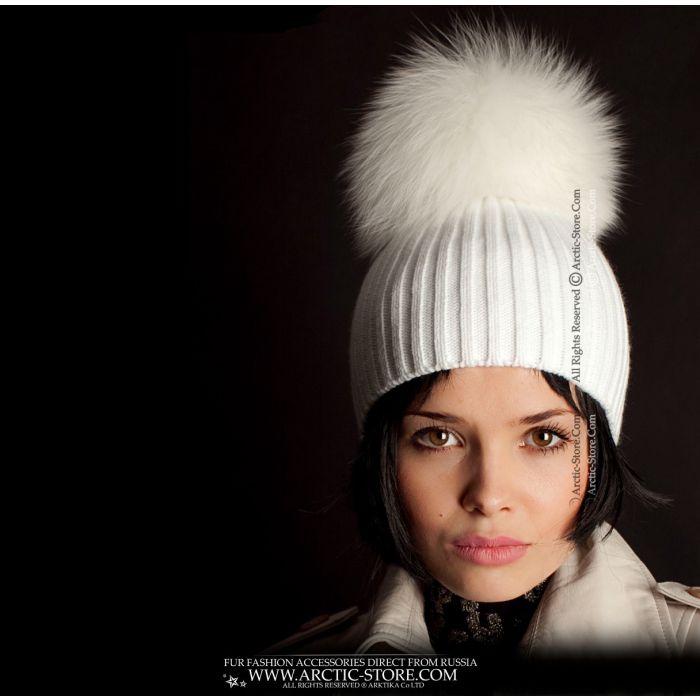 White fox bobble hat - Shadow fox pompom beanie - White fur  display picture 2
